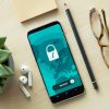 iPhone hiển thị biểu tượng khóa bảo mật